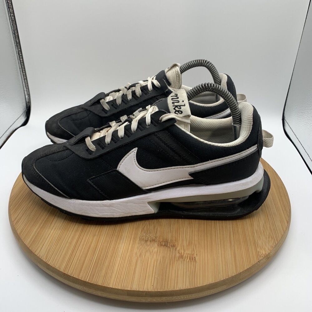 Nike Women's Black and White Sneakers